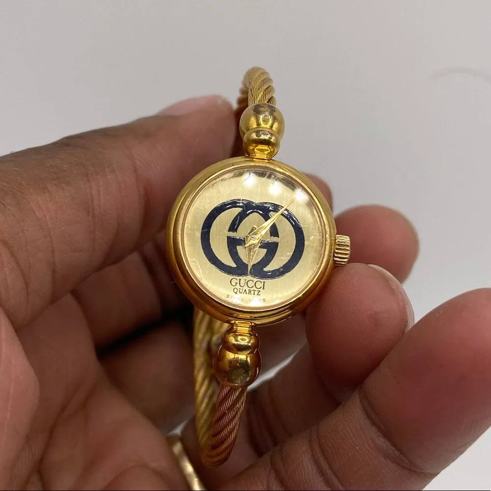 Gucci Bangle Watch 2047L Quartz Watch - Picture 10 of 12